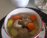 Foto langkah ke 4 dari resep Sup Bola Bola Daging.