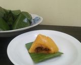 Foto langkah ke 4 dari resep Lepat bugis ubi kuning.