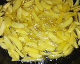 A picture of step 2 of #3006 Potato chips with tomato sauce.