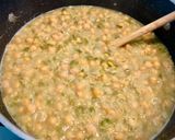 Foto del paso 7 de la receta: Garbanzos con tallitos de espinaca y pimiento 🫑
