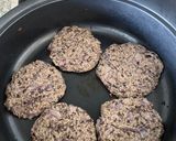 Foto del paso 7 de la receta: Hamburguesa de porotos negros, con avena