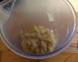 Foto del passaggio 2 della ricetta Rana pescatrice con crema di finocchio, cipollotto brasato e arancia