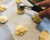 Foto langkah ke 7 dari resep Cheese drop biscuits.