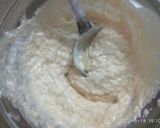 A picture of step 4 of Rosmary cake.