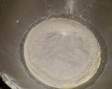 Foto del paso 2 de la receta: Bizcochuelo fácil para decoración de tortas