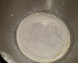 Foto del paso 2 de la receta: Bizcochuelo fácil para decoración de tortas
