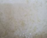 Foto del paso 3 de la receta: Queso crema casero preparado con leche en polvo 🥛 2 ingredientes + agua