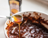 Foto del paso 2 de la receta: Bizcocho húmedo de castañas y chocolate 🌰🍫