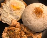 รูปขั้นตอนการทำที่ 3 ของ ไก่กระเทียมไข่ดาว