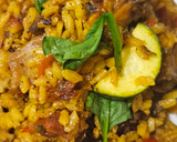 Foto del paso 6 de la receta: Arroz con conejo, sepia, langostinos, calabacín y espinacas
