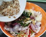 Foto langkah ke 6 dari resep Lidah Goreng Sambal Matah.