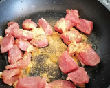 Foto del paso 4 de la receta: Curry de solomillo de cerdo con tirabeques
