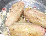Foto del paso 1 de la receta: Alas de pavo en salsa