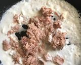 Foto del paso 2 de la receta: Fideos de zapallo italiano con salsa de leche de coco, atún y queso crema