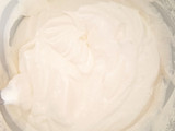 Torta di pavesini al cacao con crema al cocco