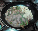 Foto del paso 5 de la receta: Lomo saltado con 3 ingredientes