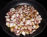Foto del paso 1 de la receta: Potas de calamar estofadas con setas y aguacate