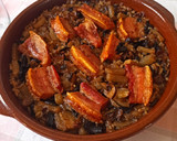 Foto del paso 12 de la receta: Arroz al horno con trompetas y torreznos