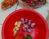 Foto langkah ke 1 dari resep Sambal merah -tahan lama hingga seminggu-.