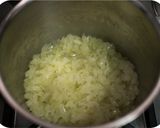 A picture of step 3 of Zucchini soup.