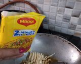 क्रिस्पी मैगी रोल(Crispy maggi roll recipe in Hindi) रेसिपी चरण 1 फोटो