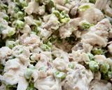 Foto del paso 3 de la receta Ensaladilla tibia de merluza de pincho con guisantes naturales