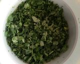 A picture of step 1 of Methi malai paneer.
