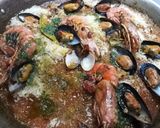 Foto del paso 7 de la receta: Paella de marisc con gambones