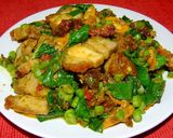 รูปขั้นตอนการทำที่ 6 ของ หมูกรอบผัดใบยี่หร่า