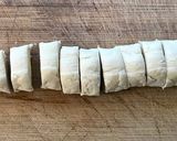 Foto del paso 3 de la receta: Gyozas caseras de nísperos y queso