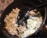 Foto langkah ke 4 dari resep Nasi Goreng Daun Jeruk.