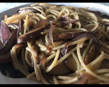 Foto del paso 4 de la receta: Pasta con setas y cebolla