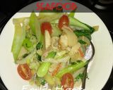 Foto langkah ke 5 dari resep Tumis Po'coy sawi seafood Yakiniku.