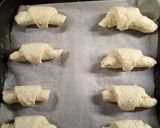 Foto del passaggio 8 della ricetta Cornetti salati di pasta brioche farciti 🎄⭐