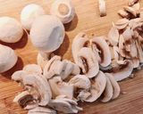 Hình bước làm 4 của món 🌱 Bánh Xếp Mandu Chay Nhân Nấm Đậu Hủ Chiên Nước