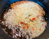 Hình bước làm 2 của món Gà Kho Sả Ớt