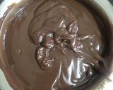 A picture of step 8 of Chocolicious cake.