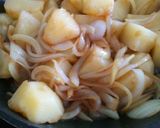 Foto del paso 4 de la receta: Filetes de entrecot con patatas al vino encebolladas