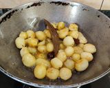 A picture of step 3 of ALOO DO PYAZA..
