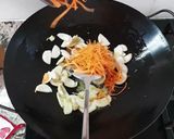 Foto langkah ke 4 dari resep Bihun Goreng.