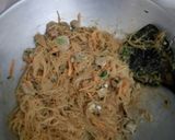 Foto langkah ke 5 dari resep Bihun Goreng ala momi.
