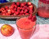 Foto del paso 1 de la receta: Licuado de frutillas, pera y manzana