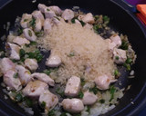 Foto del paso 2 de la receta: Arroz con pollo y cilantro