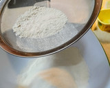 Foto del paso 3 de la receta: Bizcocho de nueces, y virutas de chocolate si te apetece
