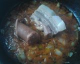 Foto del paso 3 de la receta Manos de cerdo en guiso picante