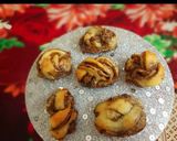 A picture of step 10 of Cinnamon puff with chocolate touch.