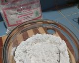 Foto langkah ke 1 dari resep Kue Putu Merah Putih.