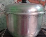 Foto langkah ke 8 dari resep Bolu sarang semut (bolu karamel) panggang tanpa oven.