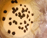 A picture of step 1 of CAKe with Raisins.