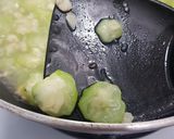 Foto langkah ke 3 dari resep Oyong serabut telur.